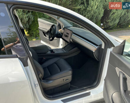 Белый Тесла Model Y, объемом двигателя 0 л и пробегом 26 тыс. км за 28300 $, фото 23 на Automoto.ua
