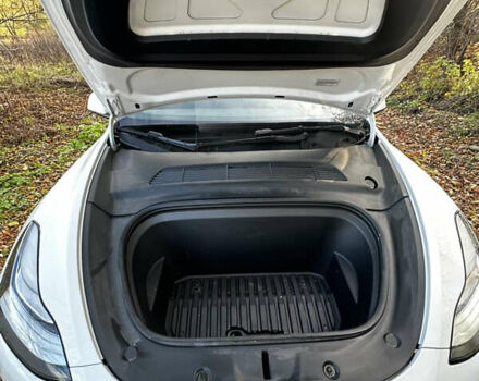 Белый Тесла Model Y, объемом двигателя 0 л и пробегом 46 тыс. км за 26150 $, фото 8 на Automoto.ua