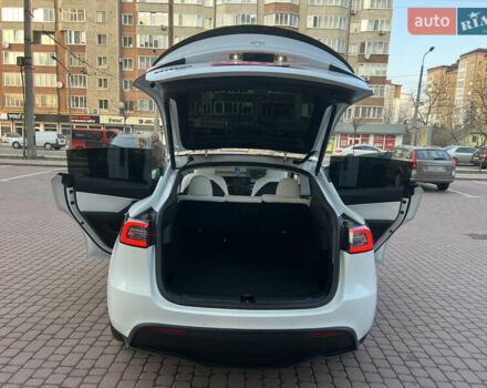 Белый Тесла Model Y, объемом двигателя 0 л и пробегом 21 тыс. км за 35500 $, фото 8 на Automoto.ua