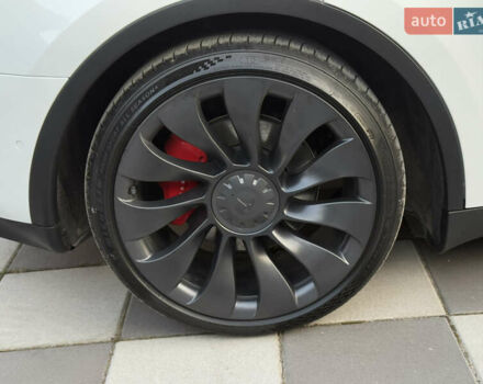 Белый Тесла Model Y, объемом двигателя 0 л и пробегом 59 тыс. км за 30500 $, фото 65 на Automoto.ua