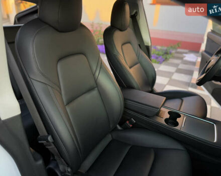 Белый Тесла Model Y, объемом двигателя 0 л и пробегом 59 тыс. км за 30500 $, фото 39 на Automoto.ua