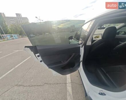 Белый Тесла Model Y, объемом двигателя 0 л и пробегом 38 тыс. км за 28000 $, фото 30 на Automoto.ua