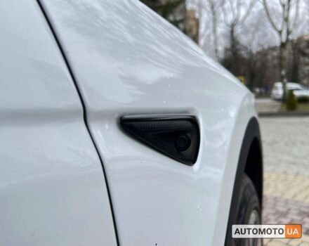 Белый Тесла Model Y, объемом двигателя 82 л и пробегом 65 тыс. км за 28700 $, фото 8 на Automoto.ua