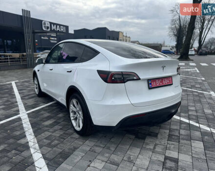 Білий Тесла Model Y, об'ємом двигуна 0 л та пробігом 100 тис. км за 23999 $, фото 5 на Automoto.ua