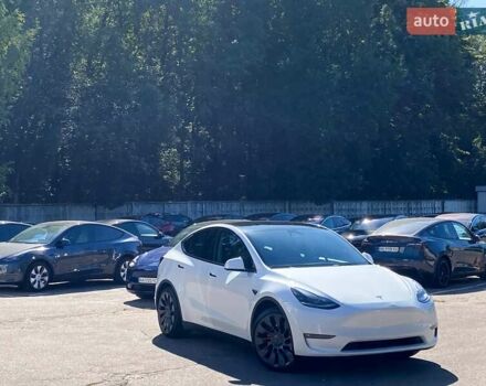 Тесла Model Y 2022 у Києві на Automoto.ua Білий Тесла Model Y, об'ємом двигуна 0 л та пробігом 59 тис. км за 31999 $, фото 1 на Automoto.ua