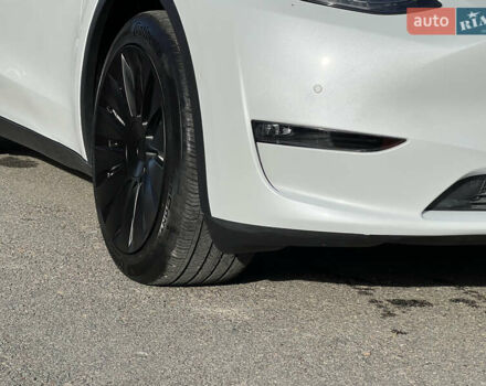 Білий Тесла Model Y, об'ємом двигуна 0 л та пробігом 12 тис. км за 24750 $, фото 8 на Automoto.ua