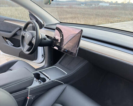 Білий Тесла Model Y, об'ємом двигуна 0 л та пробігом 82 тис. км за 35000 $, фото 7 на Automoto.ua