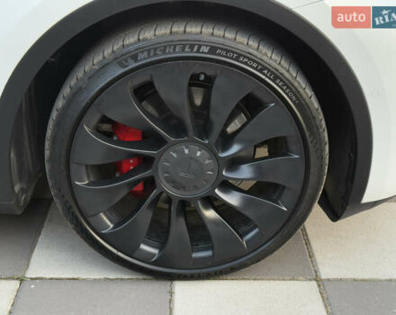 Белый Тесла Model Y, объемом двигателя 0 л и пробегом 59 тыс. км за 30500 $, фото 64 на Automoto.ua