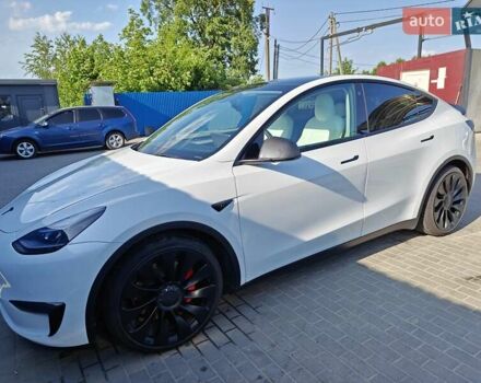Белый Тесла Model Y, объемом двигателя 0 л и пробегом 85 тыс. км за 24799 $, фото 2 на Automoto.ua
