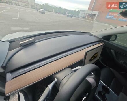 Белый Тесла Model Y, объемом двигателя 0 л и пробегом 38 тыс. км за 28000 $, фото 33 на Automoto.ua