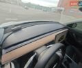 Белый Тесла Model Y, объемом двигателя 0 л и пробегом 38 тыс. км за 28000 $, фото 33 на Automoto.ua