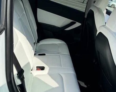 Тесла Model Y 2022 в Киеве на Automoto.ua Белый Тесла Model Y, объемом двигателя 0 л и пробегом 28 тыс. км за 26000 $, фото 21 на Automoto.ua