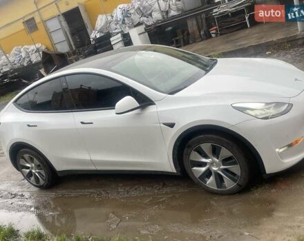 Білий Тесла Model Y, об'ємом двигуна 0 л та пробігом 130 тис. км за 25800 $, фото 1 на Automoto.ua