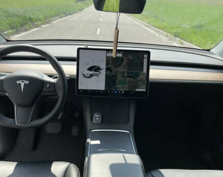 Белый Тесла Model Y, объемом двигателя 0 л и пробегом 76 тыс. км за 24900 $, фото 25 на Automoto.ua