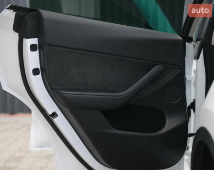 Тесла Model Y 2022 у Мукачеве на Automoto.ua Білий Тесла Model Y, об'ємом двигуна 0 л та пробігом 17 тис. км за 46500 $, фото 25 на Automoto.ua