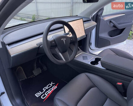 Белый Тесла Model Y, объемом двигателя 0 л и пробегом 1 тыс. км за 39000 $, фото 7 на Automoto.ua