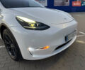 Белый Тесла Model Y, объемом двигателя 0 л и пробегом 81 тыс. км за 25900 $, фото 37 на Automoto.ua