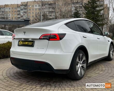 Белый Тесла Model Y, объемом двигателя 82 л и пробегом 65 тыс. км за 28700 $, фото 6 на Automoto.ua