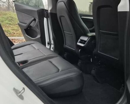 Белый Тесла Model Y, объемом двигателя 0 л и пробегом 27 тыс. км за 29000 $, фото 18 на Automoto.ua