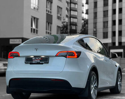 Белый Тесла Model Y, объемом двигателя 0 л и пробегом 1 тыс. км за 39000 $, фото 1 на Automoto.ua