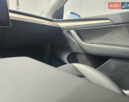 Білий Тесла Model Y, об'ємом двигуна 0 л та пробігом 43 тис. км за 26500 $, фото 19 на Automoto.ua