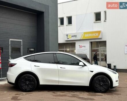 Білий Тесла Model Y, об'ємом двигуна 0 л та пробігом 60 тис. км за 28500 $, фото 10 на Automoto.ua