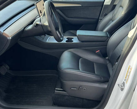 Тесла Model Y 2022 у Житомирі на Automoto.ua Білий Тесла Model Y, об'ємом двигуна 0 л та пробігом 195 тис. км за 21700 $, фото 9 на Automoto.ua