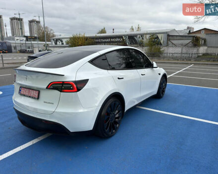 Белый Тесла Model Y, объемом двигателя 0 л и пробегом 68 тыс. км за 35000 $, фото 6 на Automoto.ua