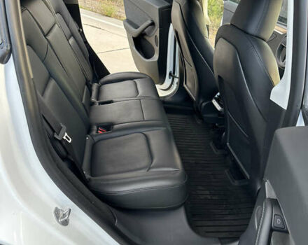 Тесла Model Y 2022 у Житомирі на Automoto.ua Білий Тесла Model Y, об'ємом двигуна 0 л та пробігом 195 тис. км за 21700 $, фото 14 на Automoto.ua