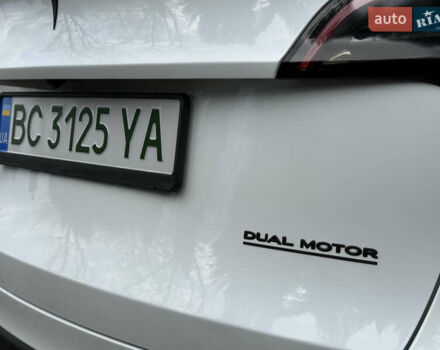 Белый Тесла Model Y, объемом двигателя 0 л и пробегом 129 тыс. км за 27400 $, фото 13 на Automoto.ua