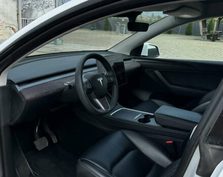 Белый Тесла Model Y, объемом двигателя 0 л и пробегом 91 тыс. км за 29600 $, фото 21 на Automoto.ua