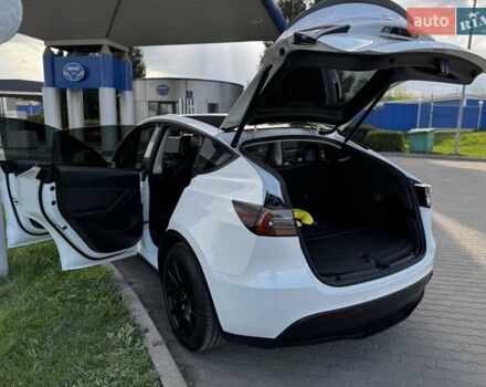 Белый Тесла Model Y, объемом двигателя 0 л и пробегом 59 тыс. км за 28800 $, фото 45 на Automoto.ua