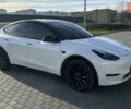 Білий Тесла Model Y, об'ємом двигуна 0 л та пробігом 63 тис. км за 25700 $, фото 1 на Automoto.ua