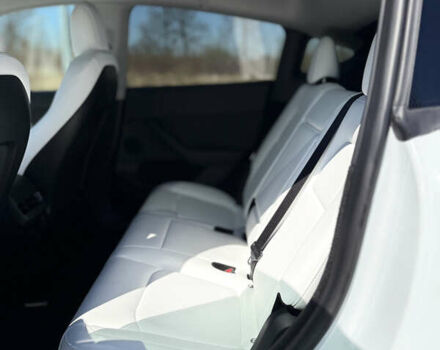 Белый Тесла Model Y, объемом двигателя 0 л и пробегом 35 тыс. км за 33000 $, фото 20 на Automoto.ua