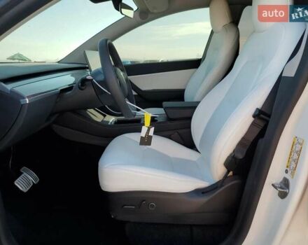 Белый Тесла Model Y, объемом двигателя 0 л и пробегом 39 тыс. км за 29500 $, фото 46 на Automoto.ua