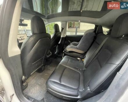 Белый Тесла Model Y, объемом двигателя 0 л и пробегом 17 тыс. км за 28600 $, фото 9 на Automoto.ua