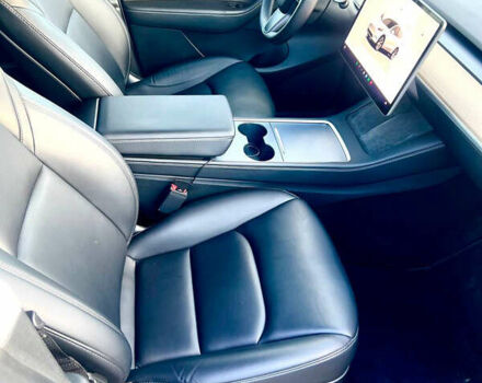 Тесла Model Y 2022 в Одессе на Automoto.ua Белый Тесла Model Y, объемом двигателя 0 л и пробегом 52 тыс. км за 27000 $, фото 8 на Automoto.ua