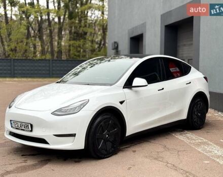 Білий Тесла Model Y, об'ємом двигуна 0 л та пробігом 60 тис. км за 28500 $, фото 3 на Automoto.ua