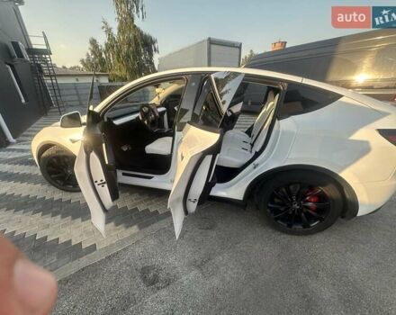 Белый Тесла Model Y, объемом двигателя 0 л и пробегом 25 тыс. км за 35500 $, фото 23 на Automoto.ua