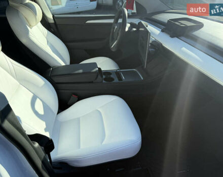 Білий Тесла Model Y, об'ємом двигуна 0 л та пробігом 45 тис. км за 27500 $, фото 4 на Automoto.ua