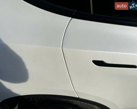 Білий Тесла Model Y, об'ємом двигуна 0 л та пробігом 12 тис. км за 24750 $, фото 31 на Automoto.ua