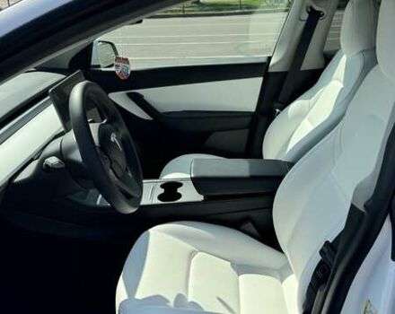 Тесла Model Y 2022 в Киеве на Automoto.ua Белый Тесла Model Y, объемом двигателя 0 л и пробегом 28 тыс. км за 26000 $, фото 18 на Automoto.ua