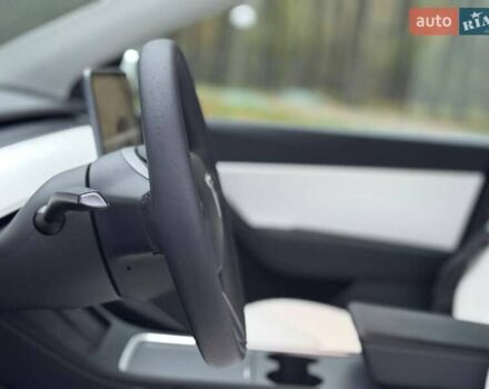 Білий Тесла Model Y, об'ємом двигуна 0 л та пробігом 117 тис. км за 23500 $, фото 26 на Automoto.ua