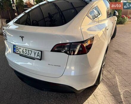 Белый Тесла Model Y, объемом двигателя 0 л и пробегом 12 тыс. км за 30500 $, фото 3 на Automoto.ua