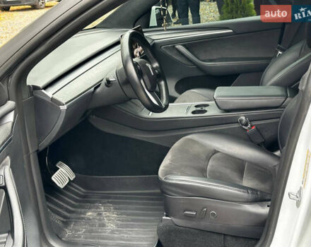 Белый Тесла Model Y, объемом двигателя 0 л и пробегом 57 тыс. км за 32000 $, фото 8 на Automoto.ua