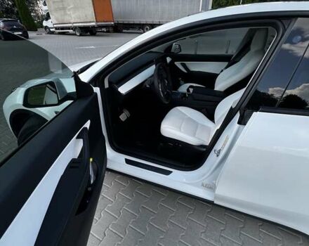 Белый Тесла Model Y, объемом двигателя 0 л и пробегом 59 тыс. км за 27999 $, фото 17 на Automoto.ua