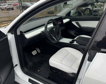 Білий Тесла Model Y, об'ємом двигуна 0 л та пробігом 83 тис. км за 26400 $, фото 19 на Automoto.ua