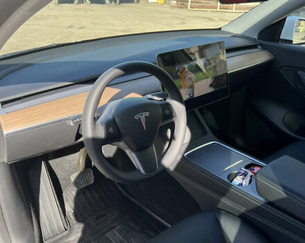 Белый Тесла Model Y, объемом двигателя 0 л и пробегом 17 тыс. км за 27500 $, фото 5 на Automoto.ua