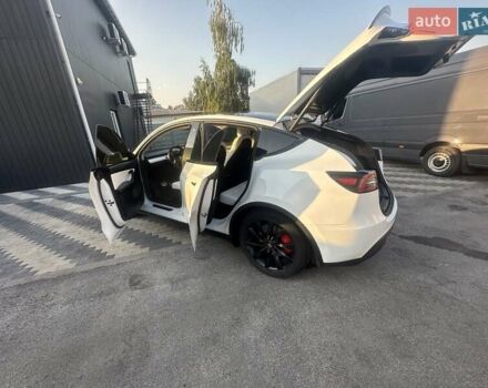 Белый Тесла Model Y, объемом двигателя 0 л и пробегом 25 тыс. км за 35500 $, фото 10 на Automoto.ua