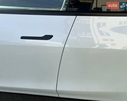 Білий Тесла Model Y, об'ємом двигуна 0 л та пробігом 12 тис. км за 24750 $, фото 24 на Automoto.ua